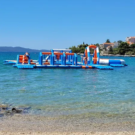 Natalie Seaview 扎博里克