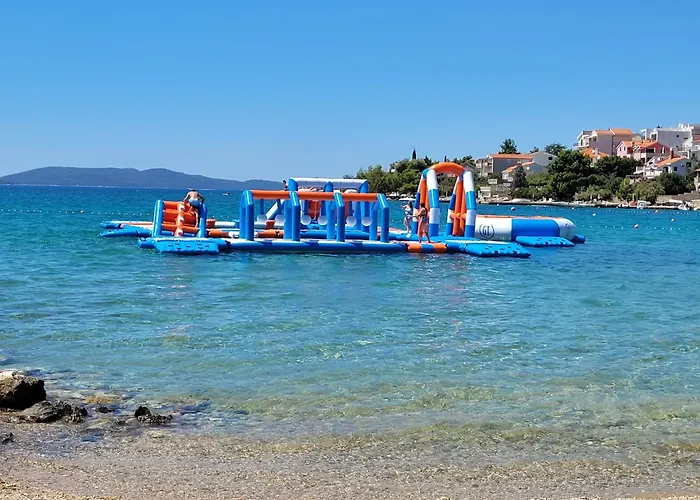 Natalie Seaview 扎博里克